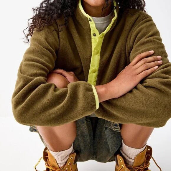 NWT Colour block polar fleece sweater - Picture 3 of 5